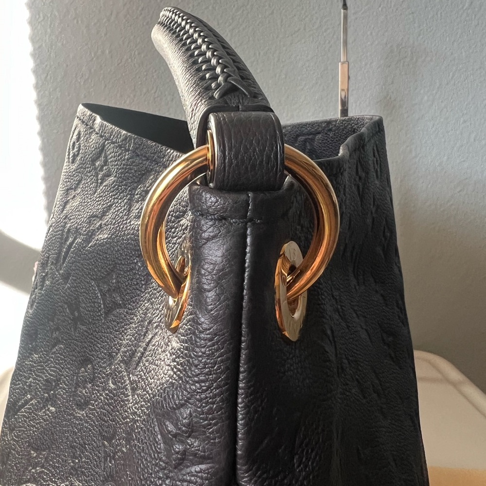 SOLD-Authentic Louis Vuitton Artsy MM Mng Empreinte Infini (Navy) - Picture 7 of 16